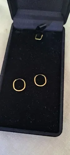 ARGOLA Em ouro 18k. Mede 1cm diâmetro