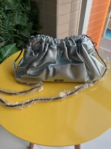 Bolsa de Ombro Prata - Estiloso e Moderno