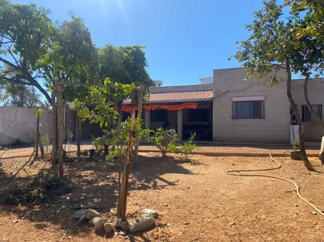 Sitio 1.000m² todo murado, casa com vista na frente, Jaboticatubas.