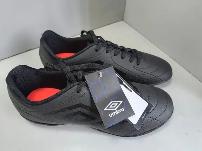 Chuteira Umbro Society Soccer Shoes Class Preto T 40