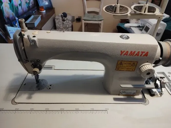 Maquina costura reta yamata