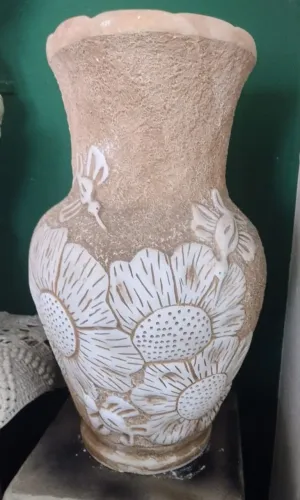 Vaso de gesso decorativo