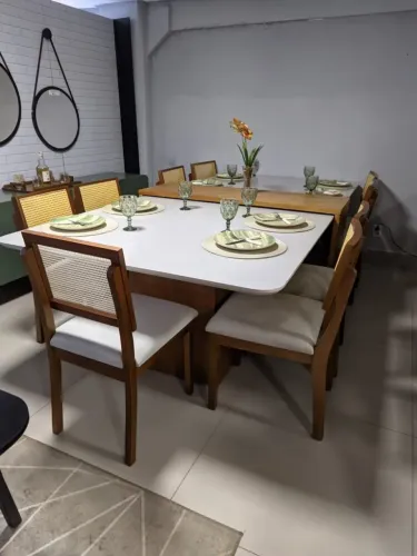 Mesa de Jantar com 10 lugares e aparador 