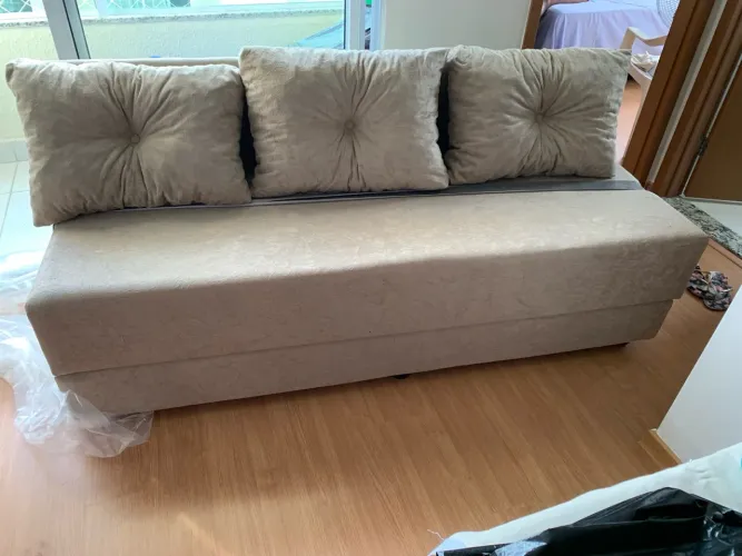 Sofá de cama com 3 almofadas
