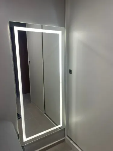 Espelho Decorativo com Iluminação LED