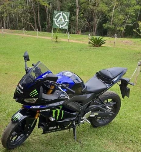 Moto R3 MONSTER
