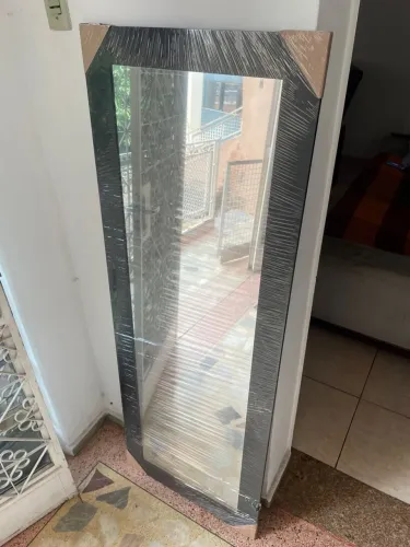 Espelho de Corpo Inteiro com Moldura lisa 