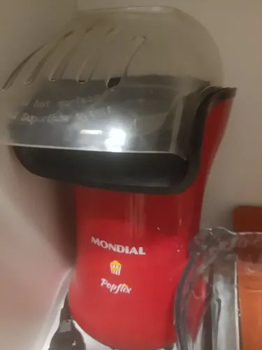 Vende-se uma pipoqueira elétrica 