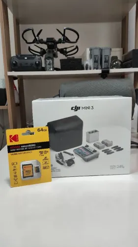 Drone DJI Mini 3 Combo Fly More Controle Com Tela - Novo na Caixa - Garantia de 1 Ano