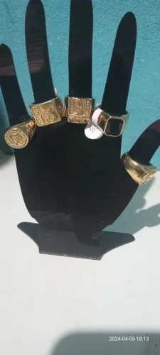 Promoção 4 anéis por 100