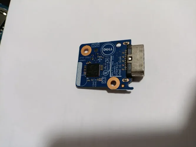 Placa de circuito de porta VGA Dell OEM Latitude 3500 - CTG3F