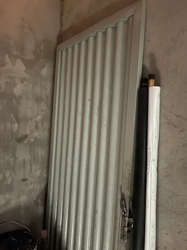 Vende-se porta de aço 