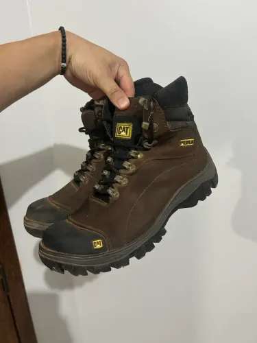 Bota Caterpilla Num 41