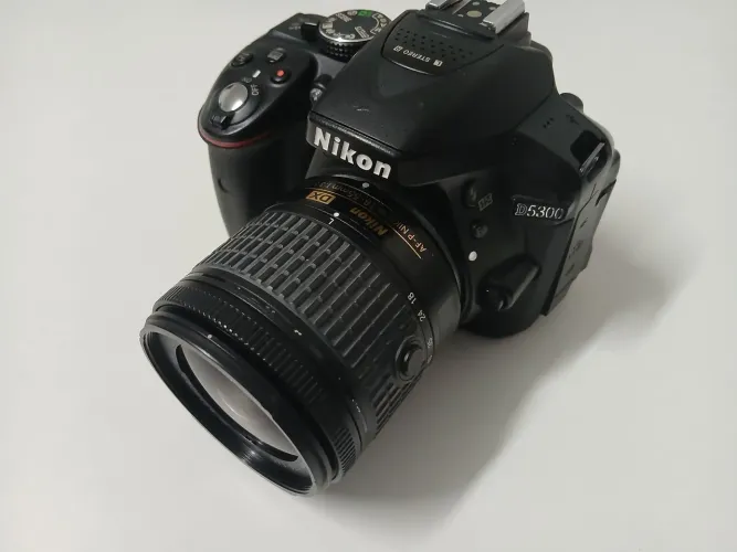 KIT Câmera NikonD5300, lentes 35m F1.8 e 18-55m F3.5-5.6, flash,transmissor e Octabox120cm