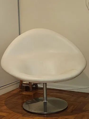 Poltrona Gôndola Giratória Branca Moderna
