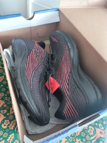 tenis novo sem uso na caixa apenas numero 39 ( nao troca ) so essa cor 