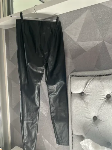 Calça preta Zara