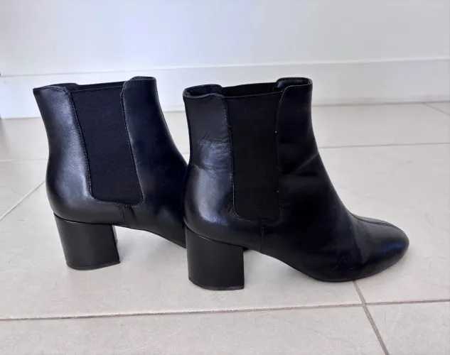 Bota de Couro Legítimo Arezzo Preta Feminina
