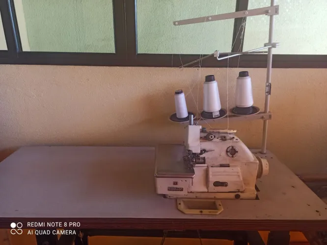 Maquina de Costura Industrial Overlok Juki MO- 357