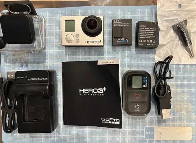 GoPro Hero 3+ Black com todos acessórios das fotos, pouco uso.