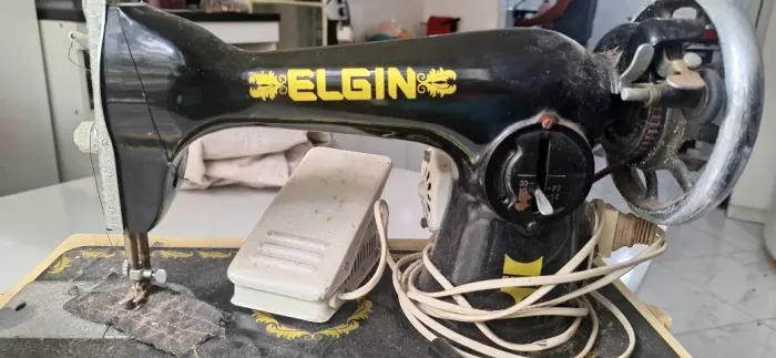 Maquina de costura vintage Elgin