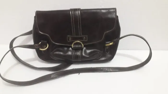 Bolsa feminina usada marrom bem conservada