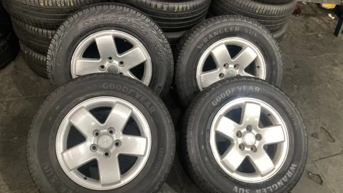 Jogo de Rodas Pajero Tr4 aro 16