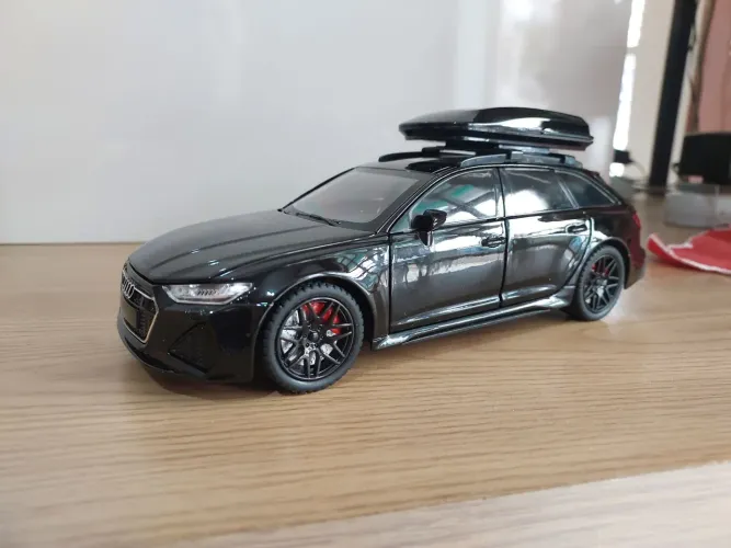 Audi rs6 1:24 luz e som