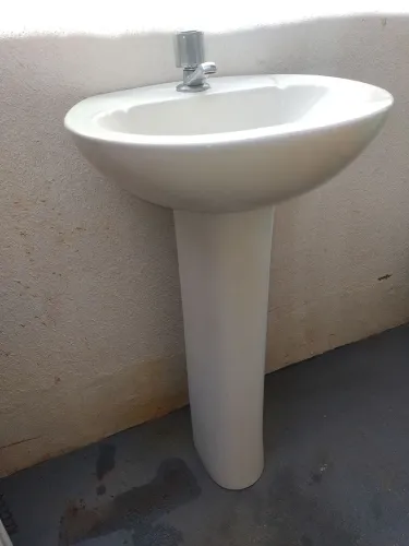 Cuba de cerâmica com coluna