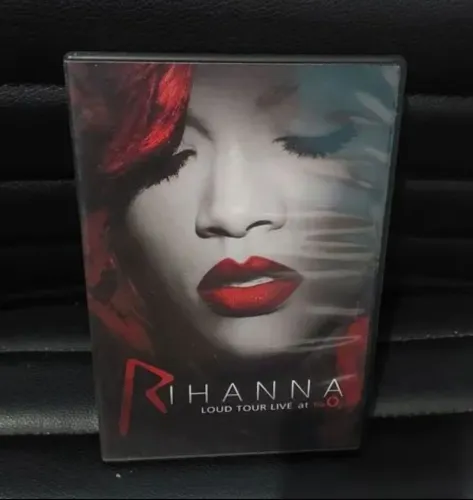 DVD: Rihanna - Loud Tour Live at The O2