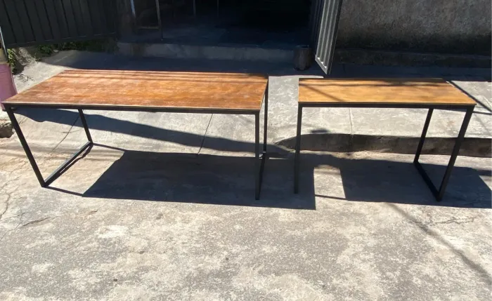 Mesa de Jantar e Mesa Lateral em Madeira e Aço
