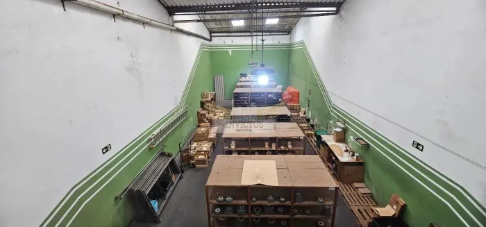 Galpão Comercial para Comprar, 260m² - Jardim Santo Antônio, Santo André/SP.