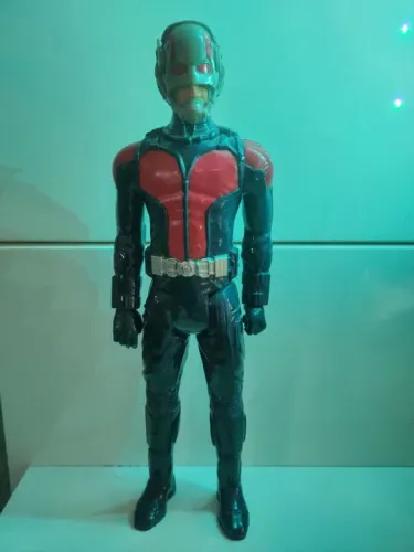 Boneco Homem-Formiga Vespa Titan Hero Marvel Avengers 30cm