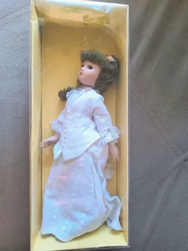 Boneca Colecionável Damas de Época  planeta de agostini