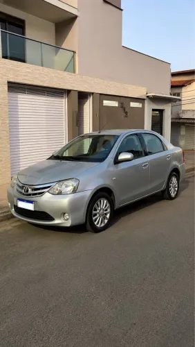 Toyota Etios XLS Sedan 1.5 Flex 16V 4P Mec. 2013