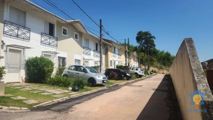 Casa à venda no Condomínio Refúgio Canta Galo - Granja Viana - Chácara Canta Galo - Cotia/