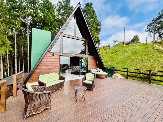 Charmosa Cabana na Serra em Rancho Queimado  Vista Deslumbrante e Muito Conforto!