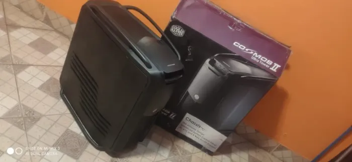 Gabinete Cooler Master Cosmos II