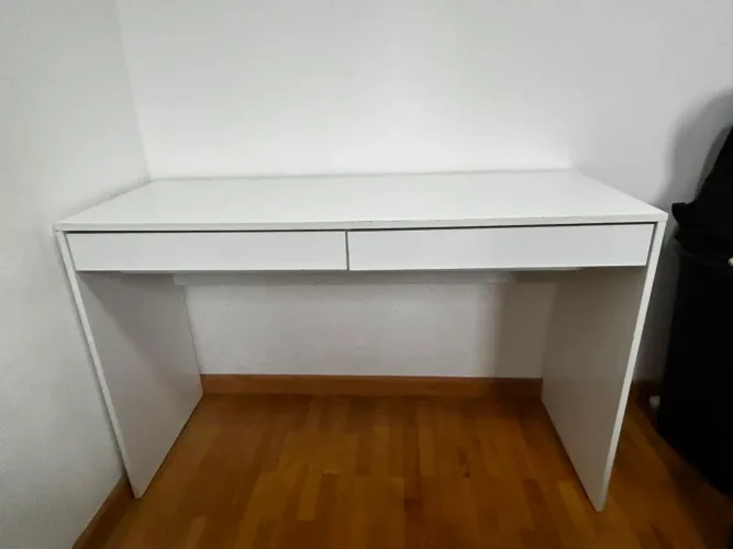 Mesa / Escrivaninha