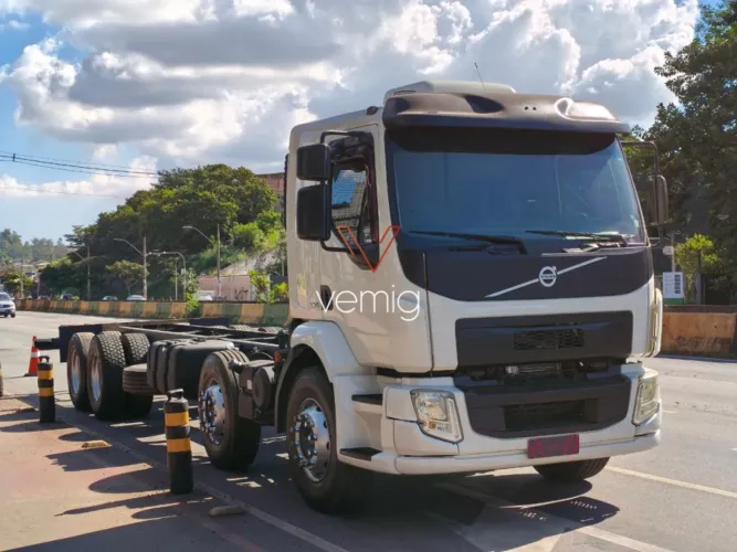 Caminhão Volvo Vm330 Bitruck 8x2 Vm330 Chassi Ñ 3030 31320
