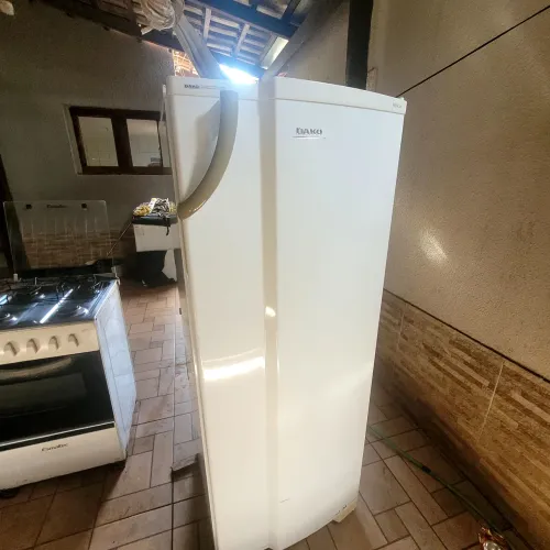 Vende-se Geladeira Dako REDK34