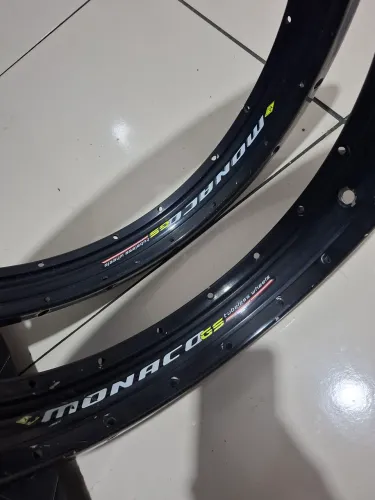 Par de Aros Monaco GS Tubeless - Aro 21 e 18 - R$ 600