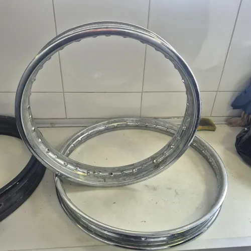 Folhas de Lander 250 original usada ..