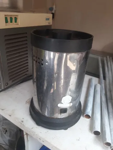 LIQUIDIFICADOR INDUSTRIAL DE INOX SEMI NOVO