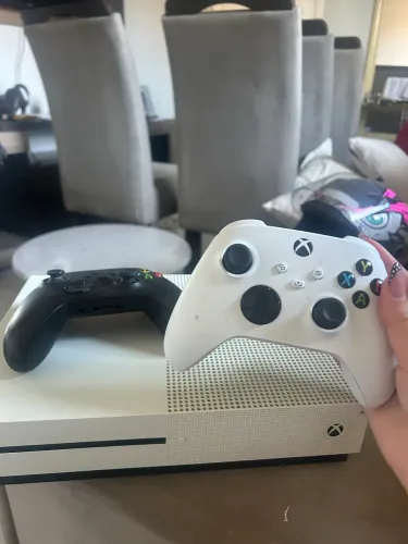 Xbox one s com dois controles!