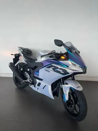 Yamaha R3
