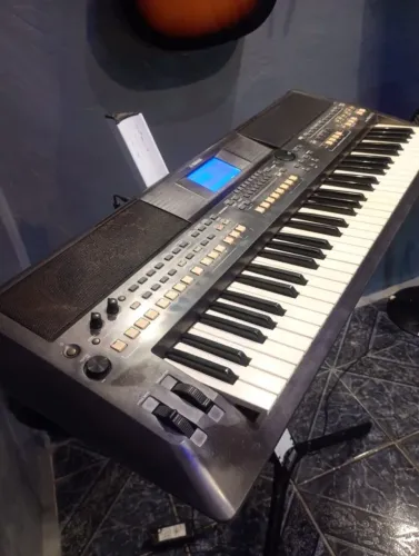 Yamaha psr s670