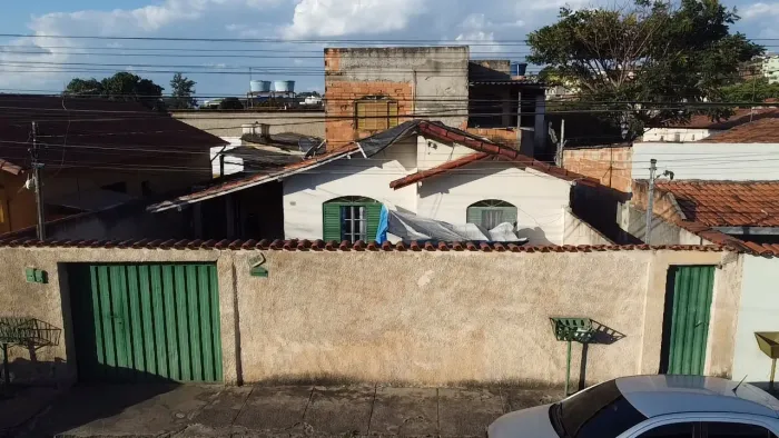 Vendo casa Monte Castelo Contagem