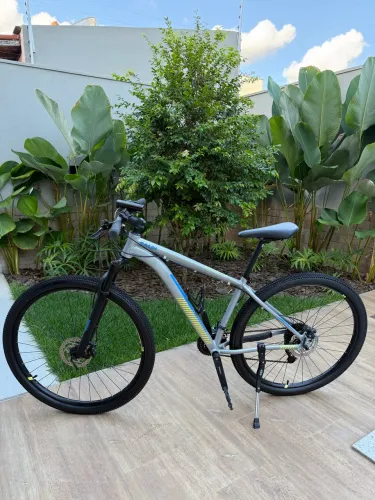 Bicicleta aro 29 Caloi Atacama tamanho 17