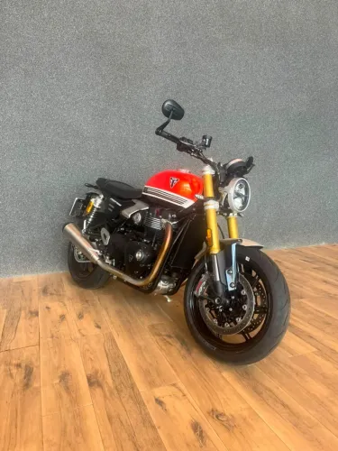 TRIUMPH SPEED TWIN 1200 RS